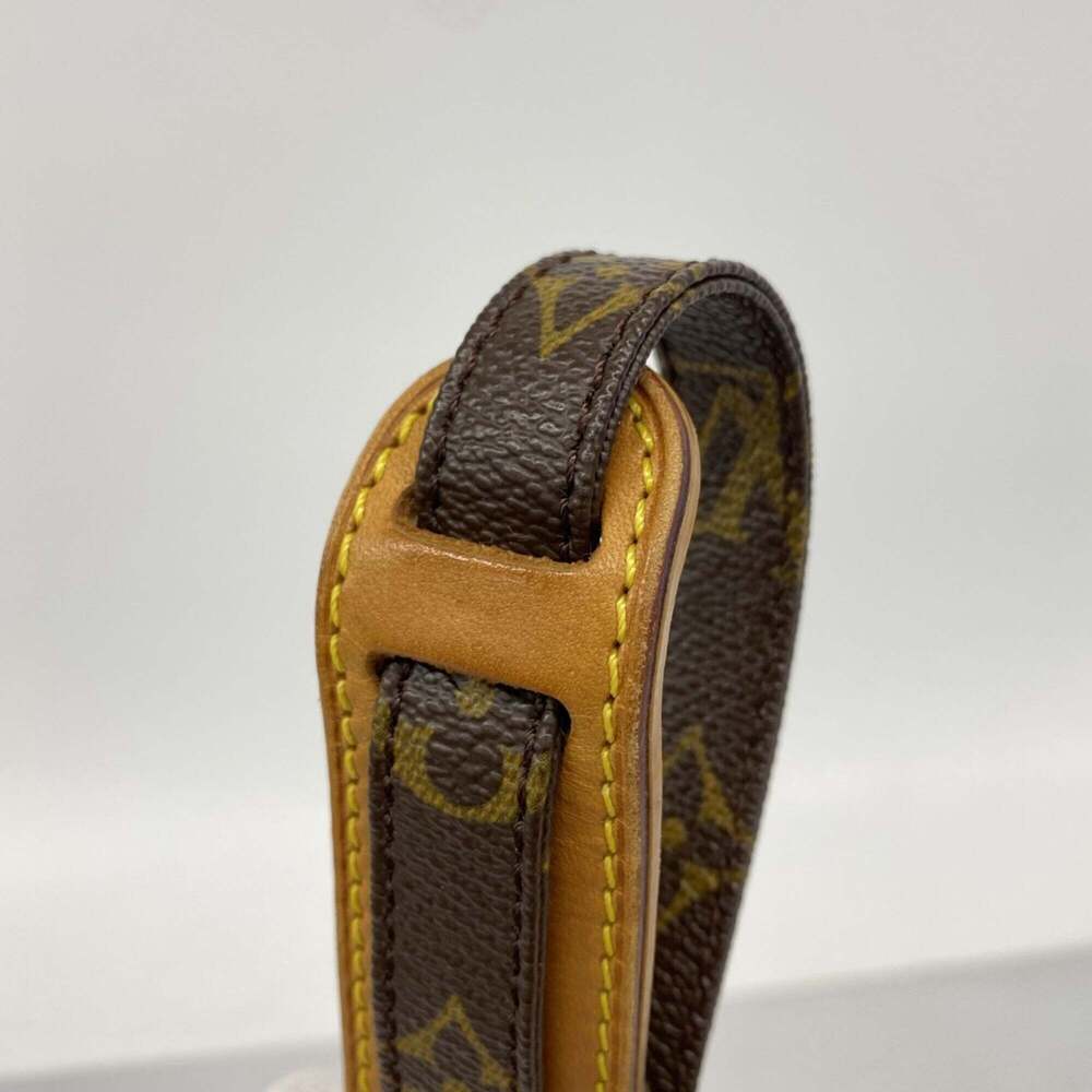 LOUIS VUITTON Brown Monogram Shoulder Bag - Picture 9 of 10
